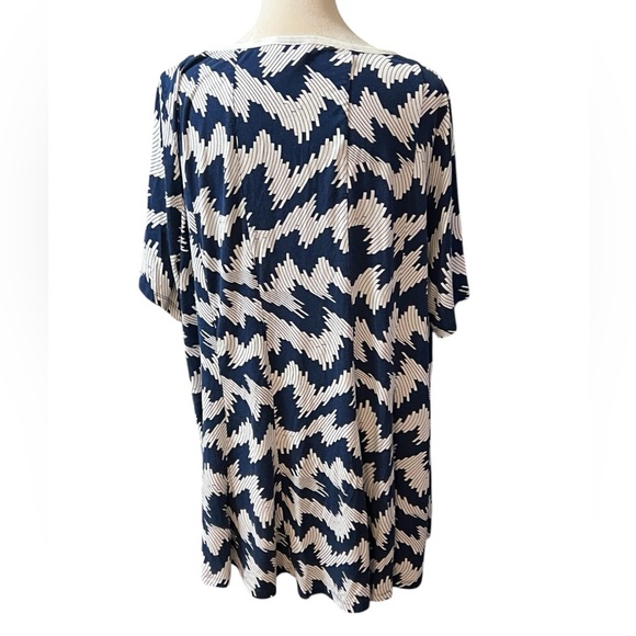 Plus Sz Avenue Womens Tunic Size 22/24 White & Blue Short Sleeve Top - Picture 3 of 3